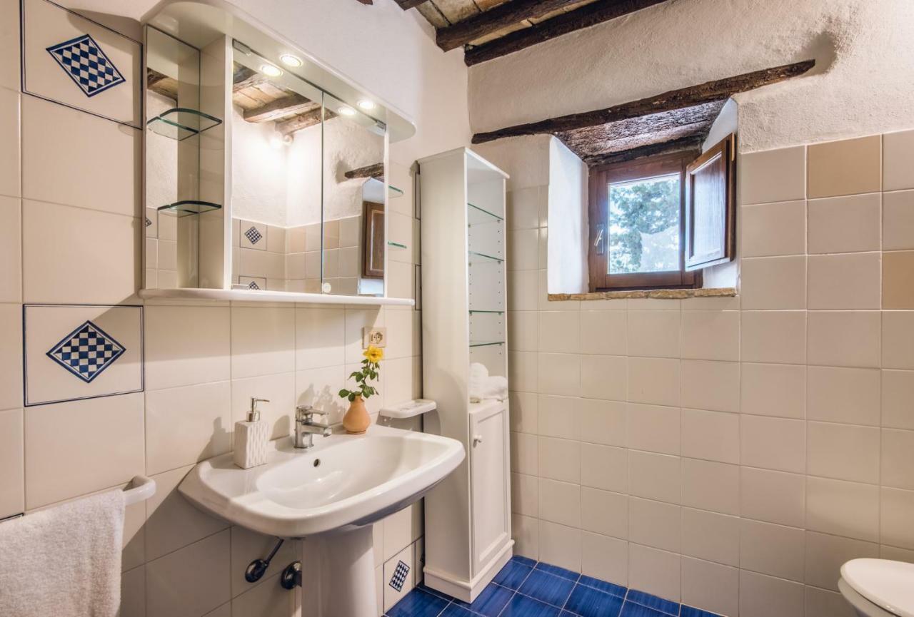 Agriturismo La Ferrozzola Castellina in Chianti Bagian luar foto